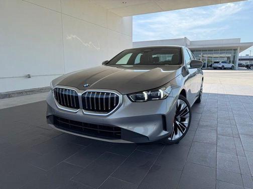 2025 BMW 530 i