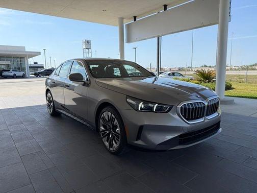 2025 BMW 530 i
