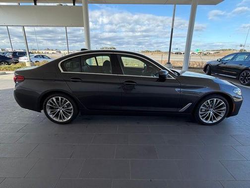 2022 BMW 530 i