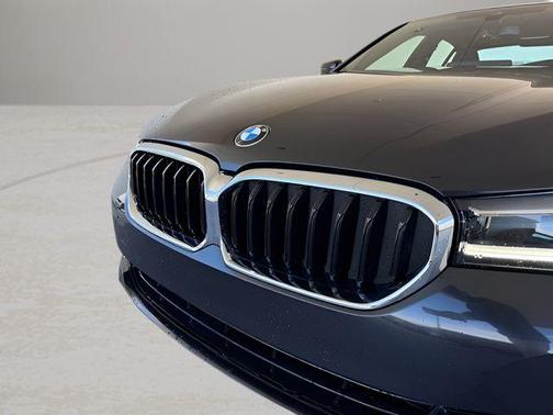 2022 BMW 530 i