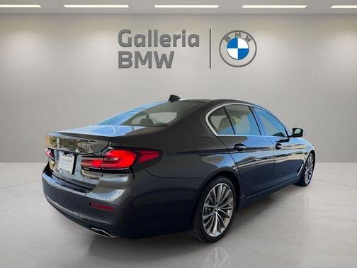 2022 BMW 530 i