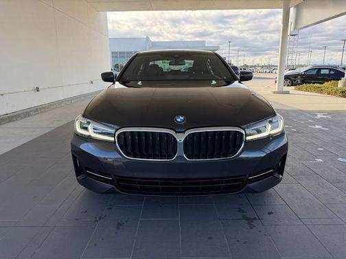2022 BMW 530 i