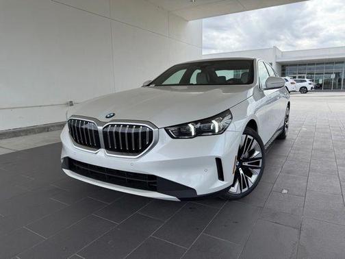 2025 BMW 530 i