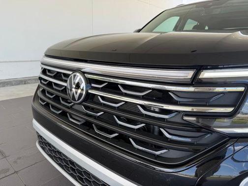 2024 Volkswagen Atlas 2.0T Peak Edition SE w/Technology
