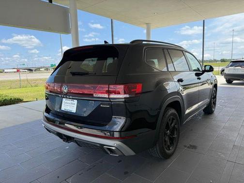 2024 Volkswagen Atlas 2.0T Peak Edition SE w/Technology