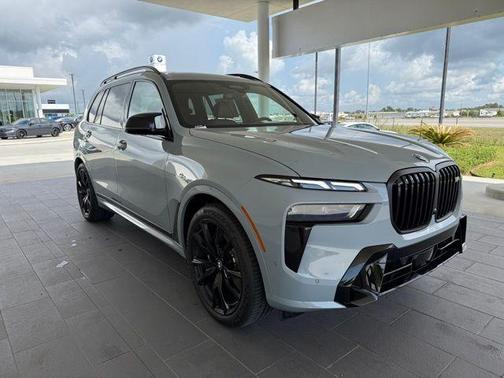 2026 BMW X7 M60i