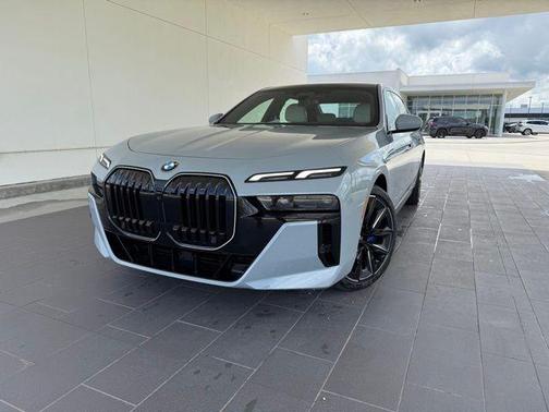 2025 BMW 760 760i xDrive
