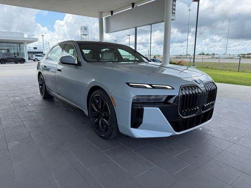 2025 BMW 760 760i xDrive