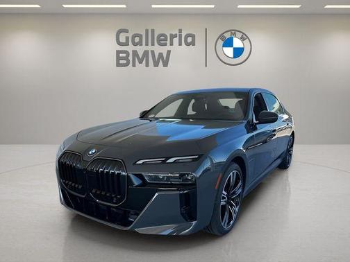 2026 BMW 750e xDrive