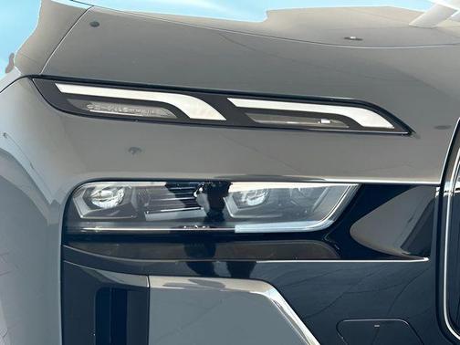 2026 BMW 750e xDrive