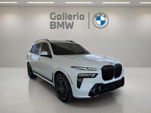 Mineral White Metallic 2025 BMW X7 xDrive40i