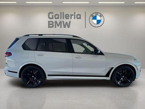 2026 BMW X7 M60i