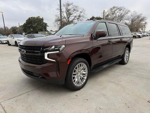 2023 Chevrolet Suburban RST