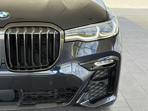 2022 BMW X7 M50i