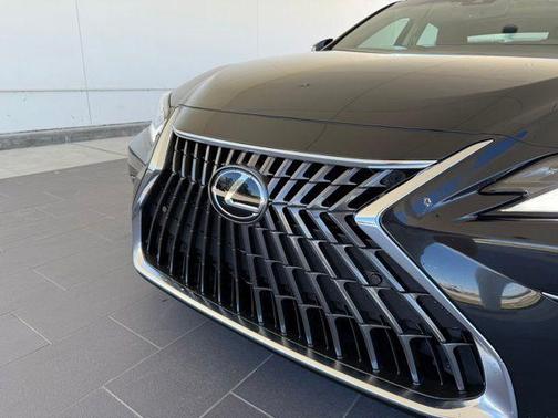 2022 Lexus ES 350 Base