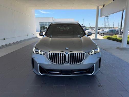 Skyscraper Gray Metallic 2025 BMW X5 xDrive40i