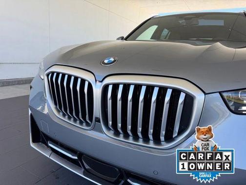 Skyscraper Gray Metallic 2025 BMW X5 xDrive40i