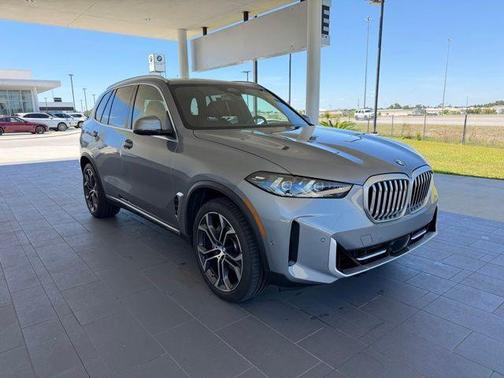 Skyscraper Gray Metallic 2025 BMW X5 xDrive40i