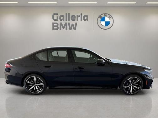 2025 BMW 530 i