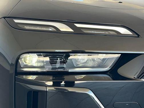 2026 BMW 750e xDrive