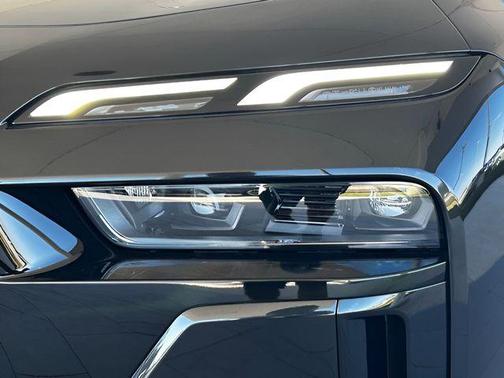 2026 BMW 750e xDrive