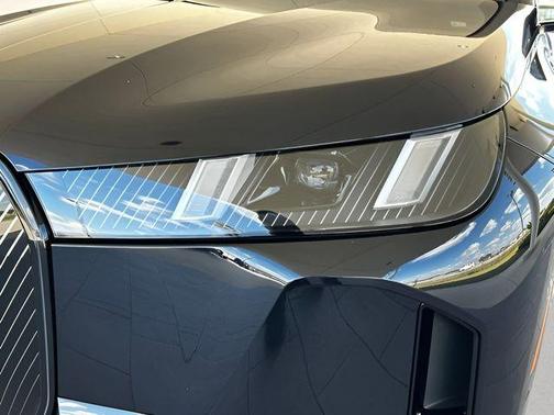 2026 BMW iX xDrive60