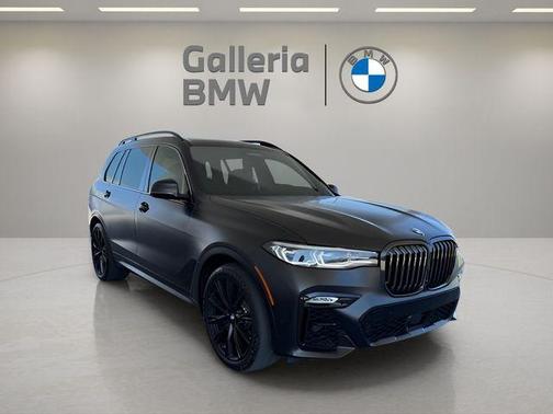 2022 BMW X7 M50i