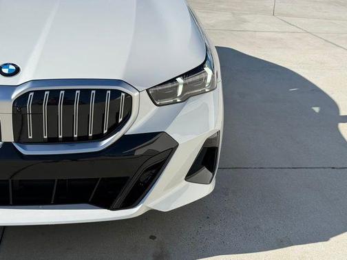 2025 BMW 530 i