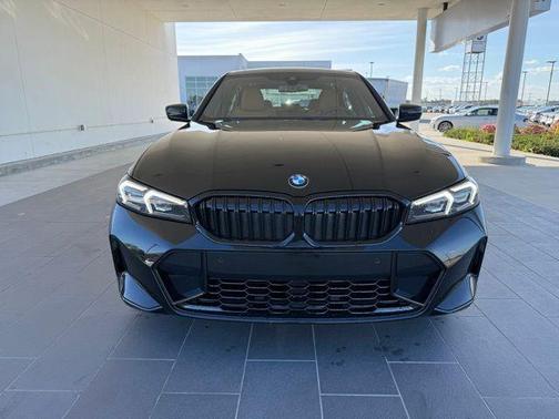 2025 BMW 330 i xDrive