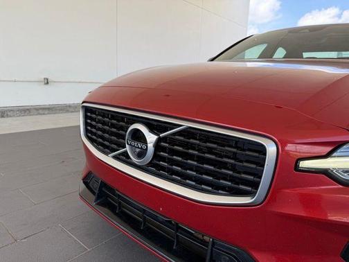 2019 Volvo S60 T5 R-Design