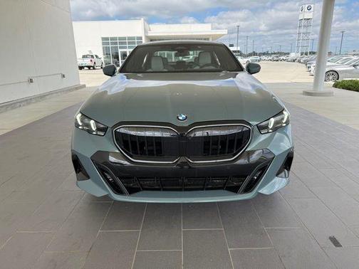 2025 BMW 530 i