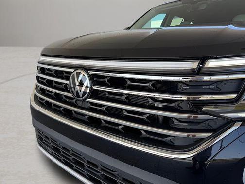 Deep Black Pearl Effect 2024 Volkswagen Atlas 2.0T SE w/Technology