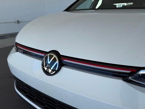 2024 Volkswagen Golf GTI 2.0T SE