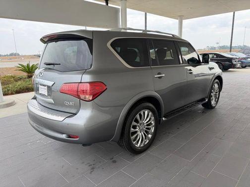 2017 INFINITI QX80 Base