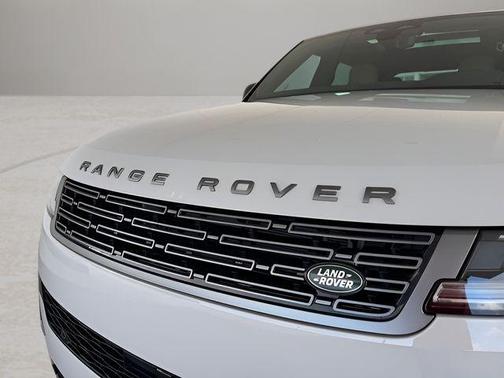 2024 Land Rover Range Rover Sport SE