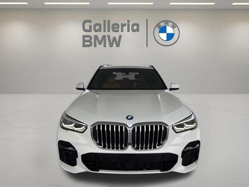 Mineral White Metallic 2022 BMW X5 sDrive40i