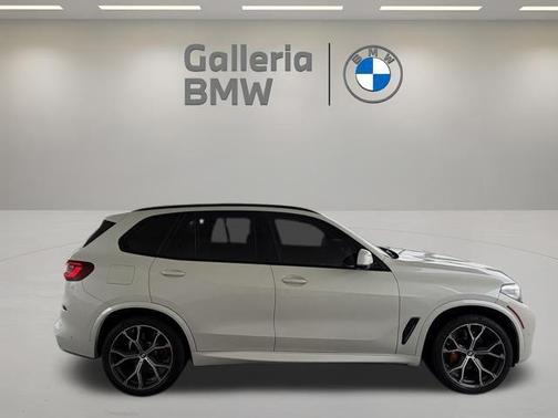 Mineral White Metallic 2022 BMW X5 sDrive40i