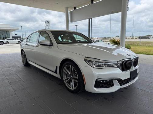 2018 BMW 750 i