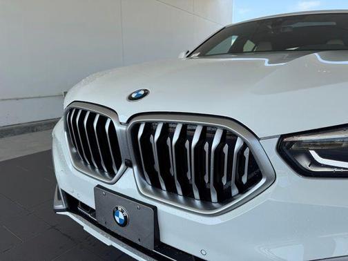 2022 BMW X6 xDrive40i