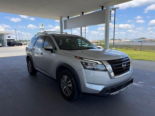 Gun Metallic 2023 Nissan Pathfinder SL