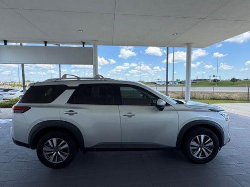Gun Metallic 2023 Nissan Pathfinder SL