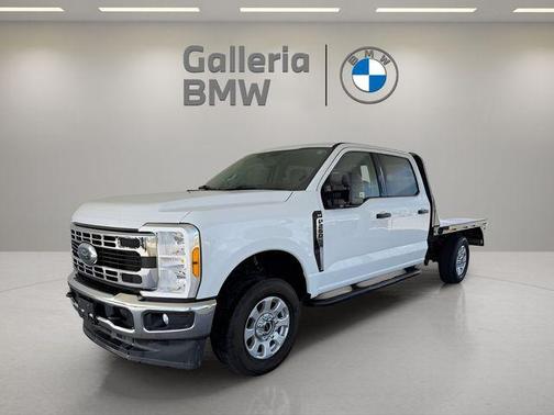 Oxford White 2023 Ford F-250 XLT