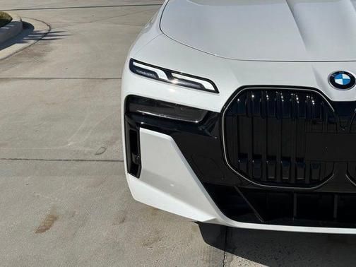 2024 BMW 740 i xDrive