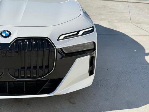 2024 BMW 740 i xDrive