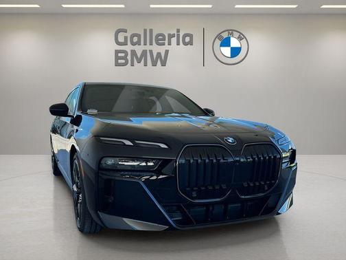 2026 BMW 750e xDrive