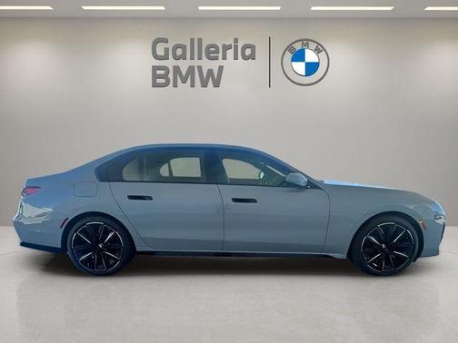 2026 BMW 750e xDrive