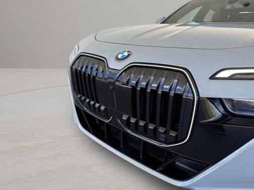 2025 BMW 760 760i xDrive