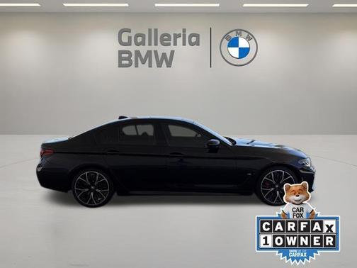 Black Sapphire Metallic 2022 BMW 540 i
