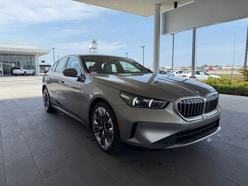 2025 BMW 530 i