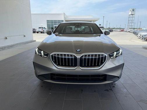 2025 BMW 530 i